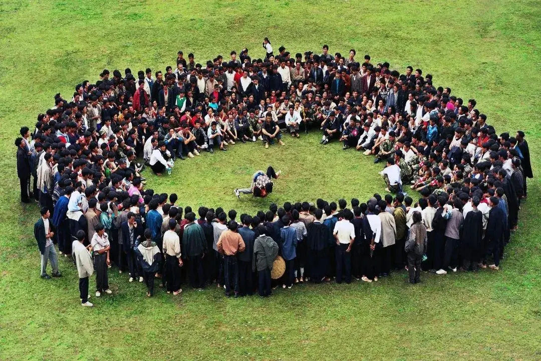 彝族风俗节庆，彝族的传统节日和风俗（薪火相传——彝族火把节）