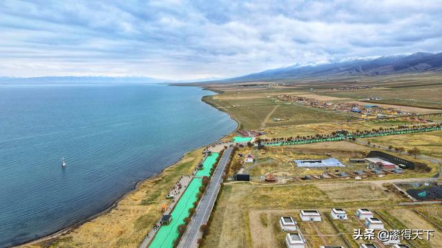 自驾游青海湖，自驾游青海湖视频（雪山、草甸、湖泊尽收眼底）