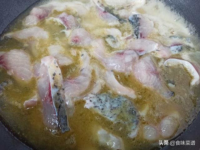 鲤鱼可以做酸菜鱼吗，酸菜鲤鱼的做法和步骤（饭店的酸菜鱼为啥好吃）