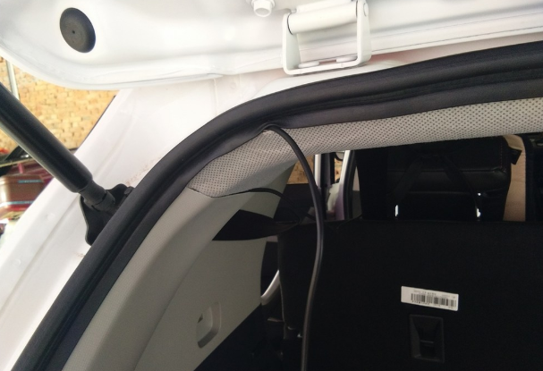 行车记录仪走线，安装行车记录仪怎么走线（自己安装行车记录仪该如何布线）