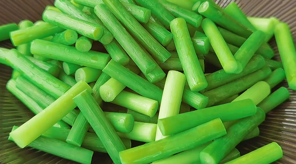 图片[4]-【蒜苔炒鸡蛋】做法步骤图 营养不流失 脆嫩又入味-起舞食谱网