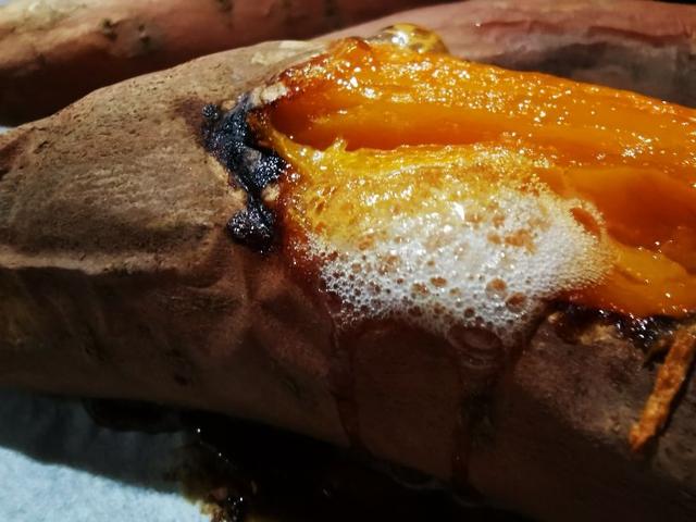 烤蜜薯用烤箱用多少温度烤多长时间，烤地瓜用烤箱用多少温度烤多长时间（蜜薯别总蒸着吃）