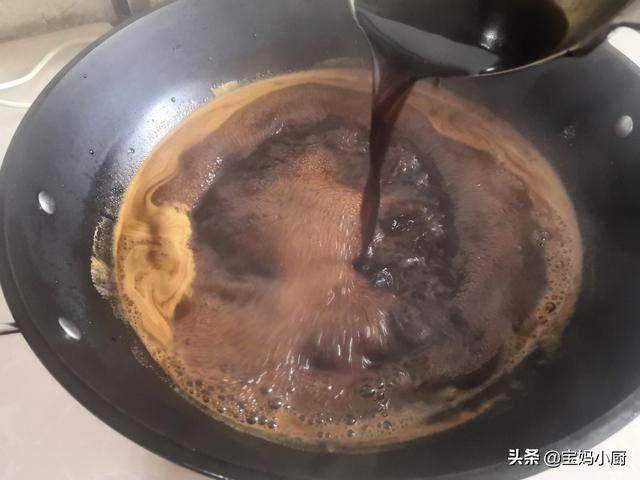 怎么样腌咸蒜好吃，自己动手腌咸蒜（实拍内蒙农村腌咸蒜）