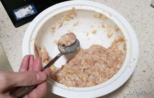 水煮肉丸子的做法，水煮肉丸子怎么做（清水肉丸汤新做法）