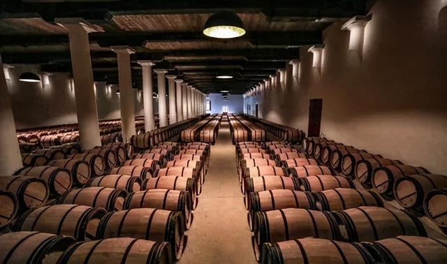 温柔著称玛歌(margaux)在法语中有着女性色彩玛歌酒庄是法国葡萄酒