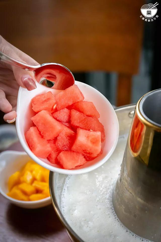 冰火锅的制作方法,冰火锅的制作方法作文(一口降10℃的“冰火锅”来了) 冰火锅的制作方法,冰火锅的制作方法作文(一口降10℃的“冰火锅”来了)