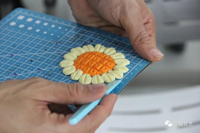 教你制作简单可爱的小盒子，教你制作简单可爱的小盒子怎么做（黏土抽纸盒DIY，好玩又可爱）