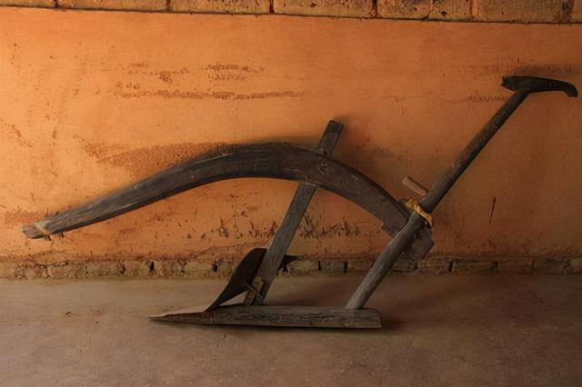 笤帚分几种,扫帚笤帚属于哪一类(农村庄稼人常用的12种农具)