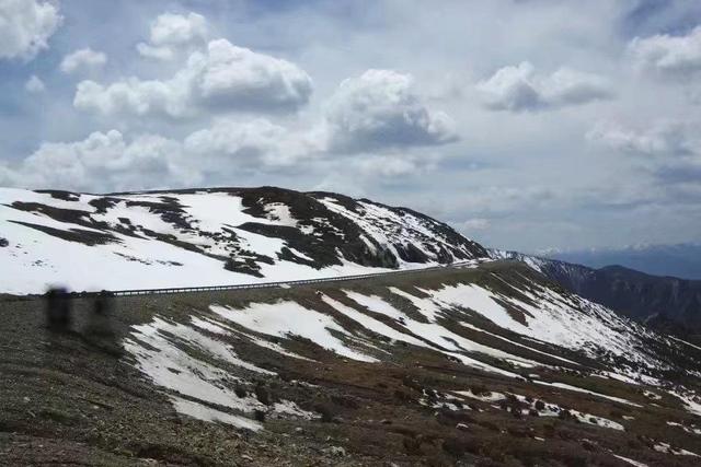 描写九寨沟的诗句，描写九寨沟的诗句加古代诗人（九寨沟108个高山湖泊）