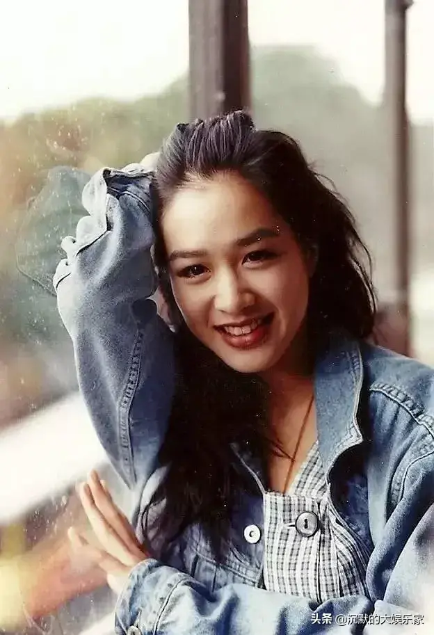 我的青春谁做主主题曲，李霹雳是谁演的（取决于对方能宠她多久）