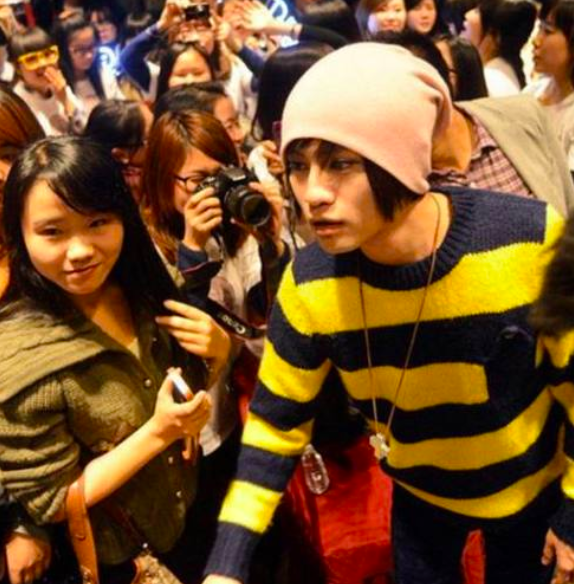 中国好声音王乃恩慢慢，中国好声音励志的歌曲有哪些 （曝昔日童星连睡8位粉丝）