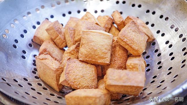 家常炒豆腐的做法，难怪在家炒豆腐不香