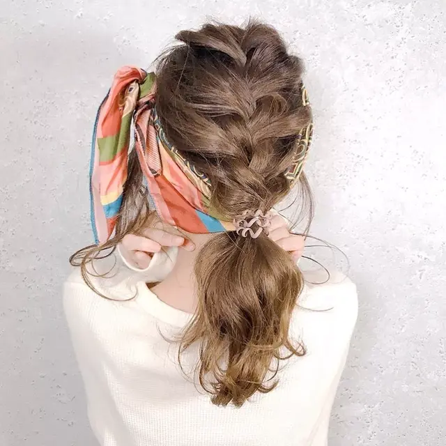 丸子头怎么扎出蓬松感，怎么扎丸子头好看又简单又蓬松（扎丸子头一不小心变“道姑”）