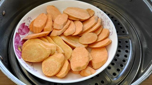 红薯米布丁的做法，家常布丁做法（喜欢吃红薯的试试这样做）