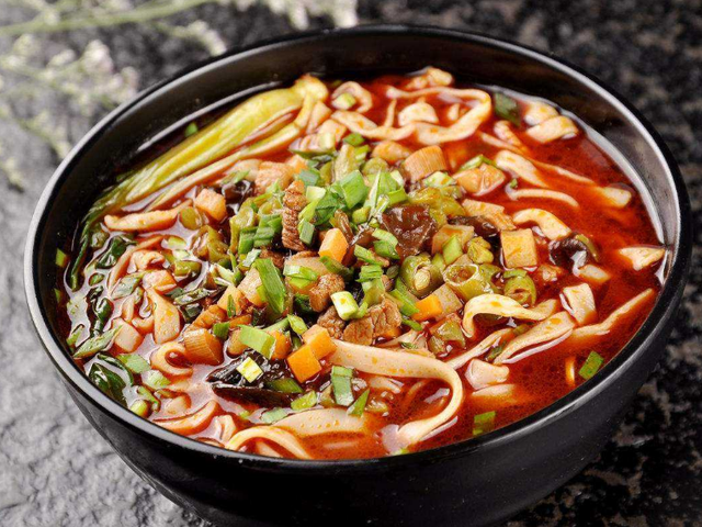 简单的面条做法，面条的做法简单（简单易操作的15种面条做法）