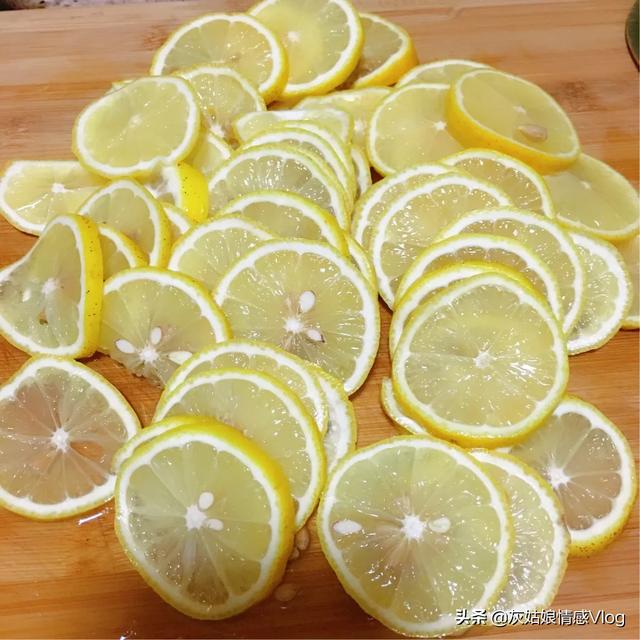 如何做柠檬膏，柠檬膏的做法怎么样做的窍门（自制柠檬膏详细教程）