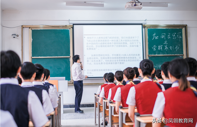 专科空姐跟本科空姐区别，空乘专业本科和专科有什么区别（和大专学历有哪些区别）