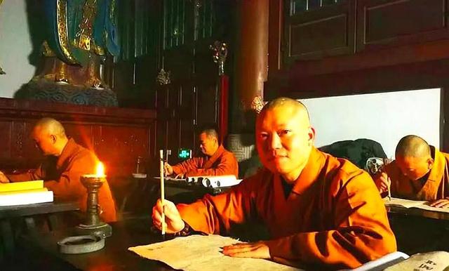 南无阿弥陀佛怎么读，南无阿弥陀佛正确读音（“南无阿弥陀佛”的“南无”）