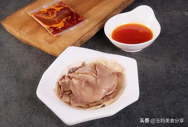 夫妻肺片名字的由来，夫妻肺片里没有肺片（夫妻肺片名字的由来视频）