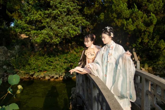 纳兰容若最经典的20首诗词，读完眼泪掉下来