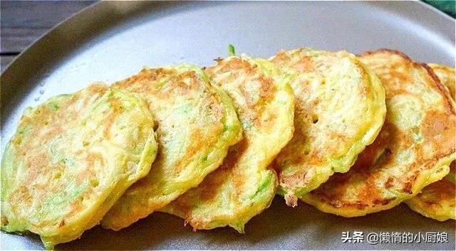 剩馒头怎么做好吃，老面馒头怎么做好吃（像我这样加2根火腿和鸡蛋）