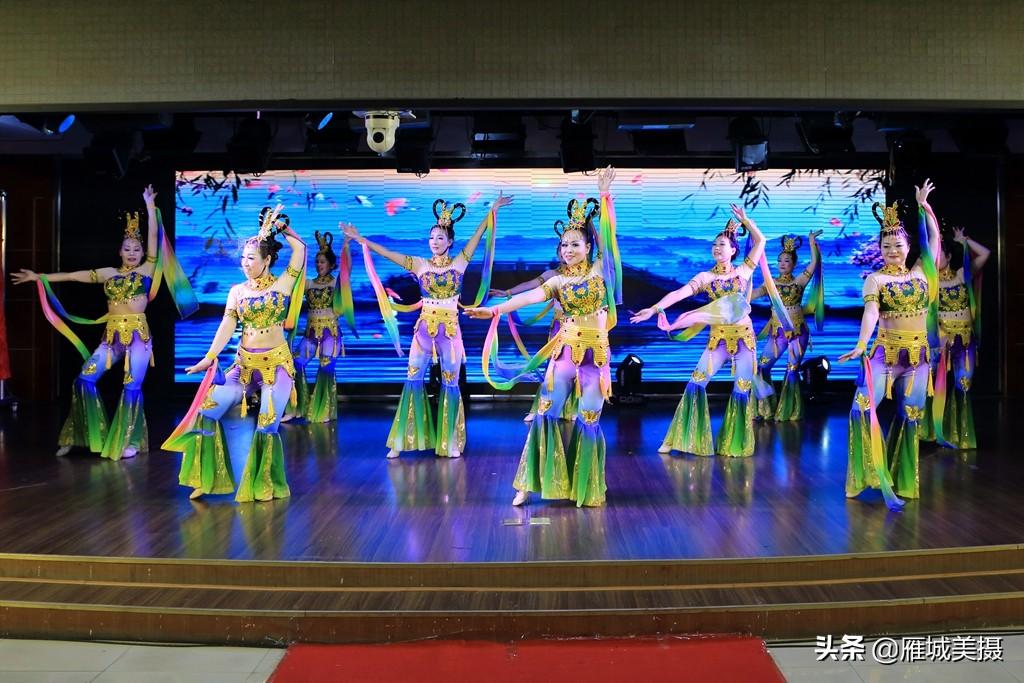 旗开得胜·2019拜年邮票（衡阳）首发式暨旗袍春晚热闹举行