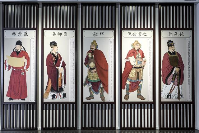 唐朝宰相中书令和侍中的品级是正三品,所以很多人就认为唐朝正三品官