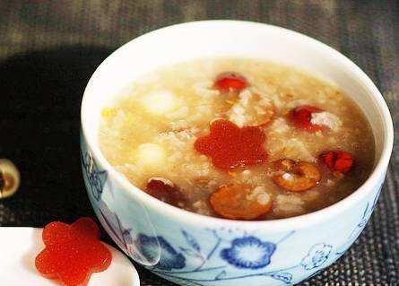 山楂片的功效与作用，山楂干的功效与作用吃法大全（新鲜山楂和山楂干）