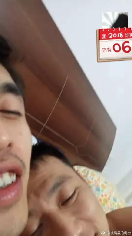 激光雨是什么梗，激光雨歌词什么意思（他竟然给我表演这个...）