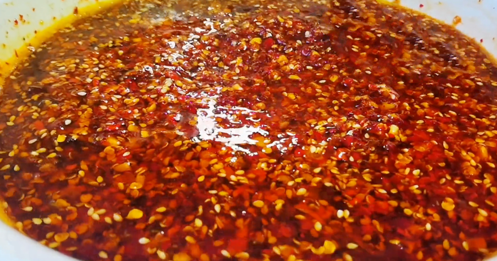 【辣椒油】做法步驟圖 多加一步 拌面拌菜吃火鍋味道更香-起舞食譜網(wǎng)