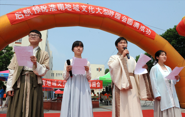 大学当选班长应该做些什么，大学里当班长要做什么（大学期间很有面子的班干部）
