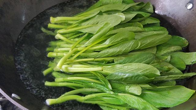 菜心豆腐家常做法，卷心菜豆腐的做法大全（我家最爱这个菜心做法）