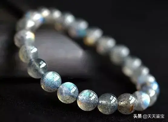 正长石和斜长石的主要区别，正长石化学式（长石族——一个庞大的宝石家族）