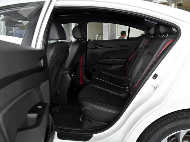 现代elantra是什么车，现代elantra朗动价格及图片（5.4L油耗增压动力）