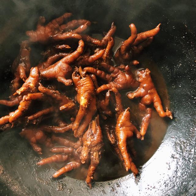 自家卤怎样卤鸡爪，怎样用自家卤卤鸡爪（简单美味的卤鸡爪）