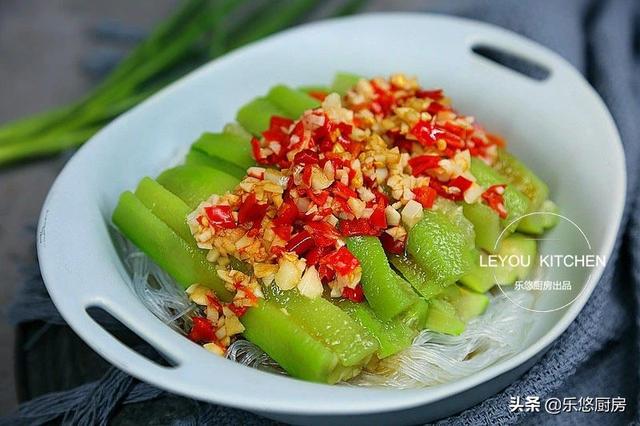 丝瓜的做法大全家常菜，丝瓜做法家常菜（夏天适合多吃些丝瓜）