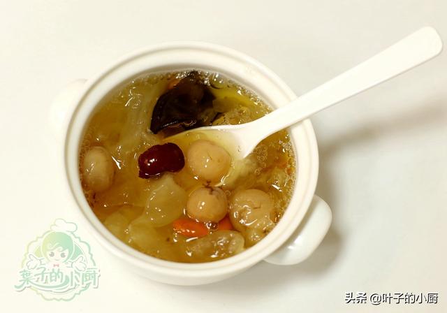 冰糖木耳红枣汤步骤，冰糖木耳红枣汤步骤做法（养生食疗方：养血安神）
