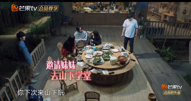 向往的生活开局推到张子枫，张子枫是谁推荐到向往的生活（《向往的生活4》张子枫被疑社恐）