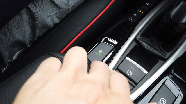 eco模式是什么意思，sport模式是什么意思（车子ECO模式真的能省油吗）