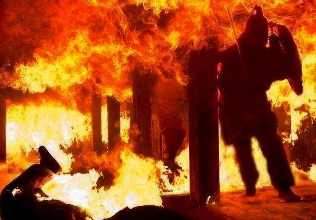 火烧腾甲兵什么梗，火烧藤甲兵是什么意思（诸葛亮火烧藤甲军）