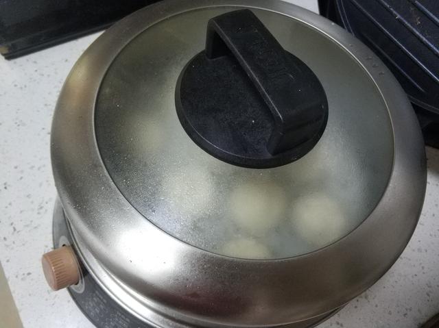 煎包怎么煎，煎包怎么煎才酥脆好吃（教你水煎包的正宗做法）