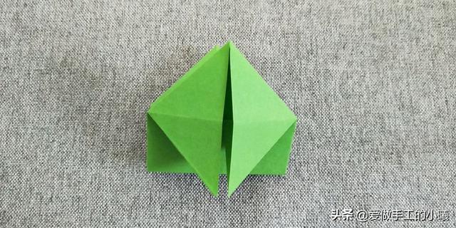 折青蛙怎么折简单又会跳，如何折会弹跳的青蛙（嘴巴会动的青蛙折纸）