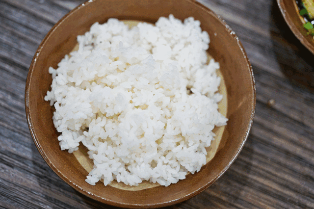 豆豉火锅怎么做，火锅底料怎么用豆豉（花花探店丨这家一年卖出14000锅）