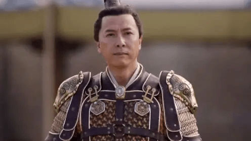 谢霆锋甄子丹合影，直言：近十年最满意的影片