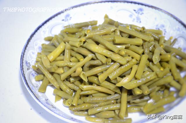 酸豆角炒五花肉的做法，酸豆角炒红烧肉的做法（随便搭配个酸豆角炒肉）
