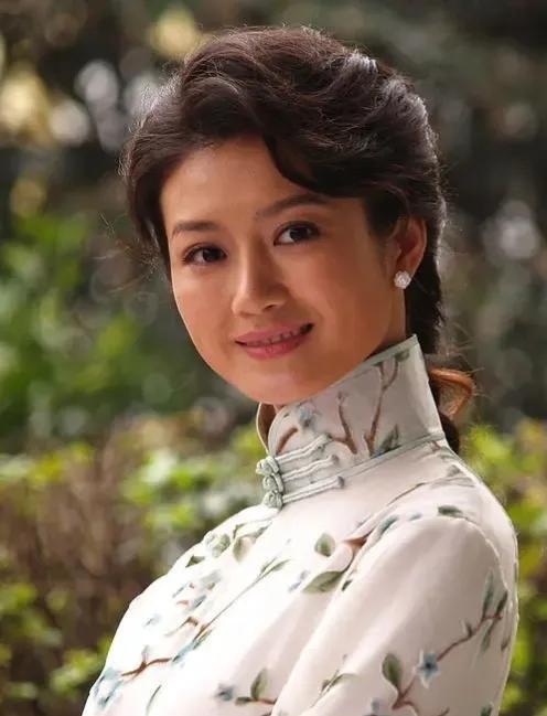 1,邓超,1979年出生于江西南昌,中国内地男演员,电影导演,投资出品人