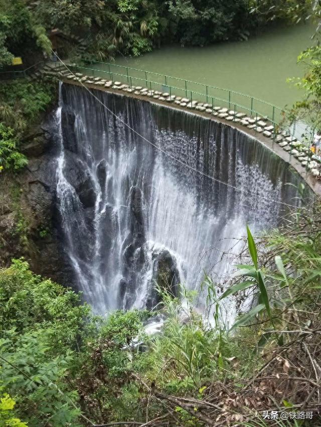 峡谷、瀑布、雨林、玻璃吊桥，离厦门不到一个小时的天然大氧吧