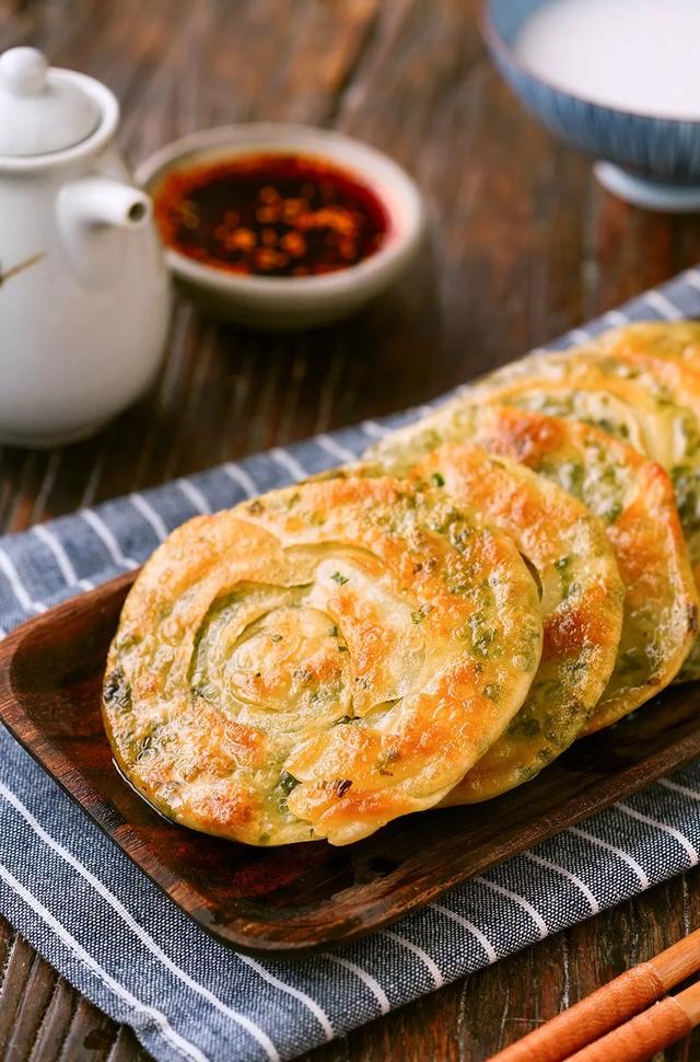 葱烧海参三种家常做法分享，葱烧海参的做法最正宗的做法（国家葱油地理：葱油）