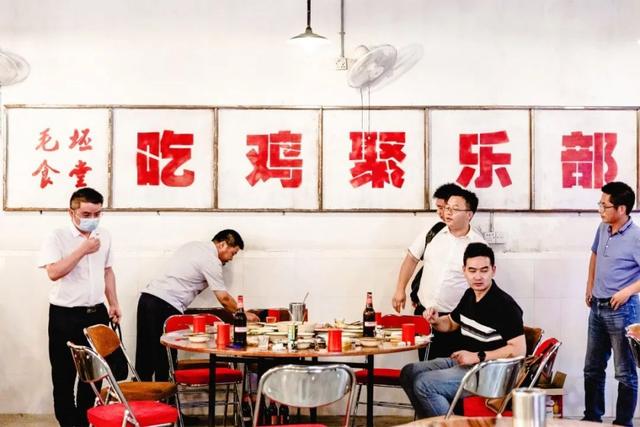 请问深圳哪里有非常好吃的烧鸡，深圳哪里的鸡煲好吃（2个月连开3家店）