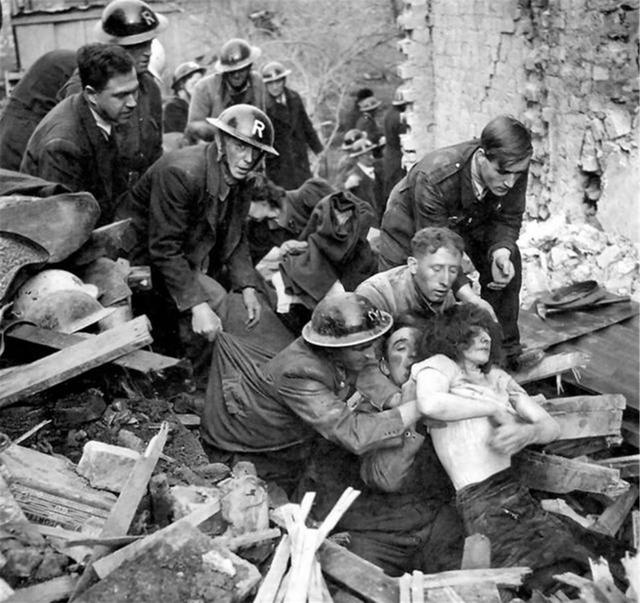 易北河会师，易北河会师纪念日（二战老照片：苏美易北河会师）